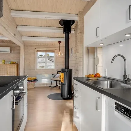 Σπίτι διακοπών Three-bedroom In *