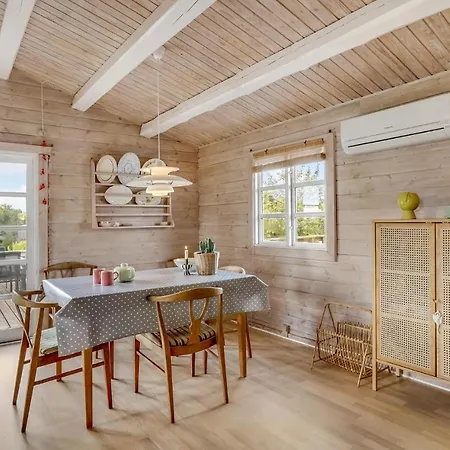 Three-bedroom In Σπίτι διακοπών *